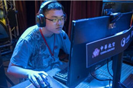图：《英豪联盟》部队 AHQ Fighter 直落三成果夺