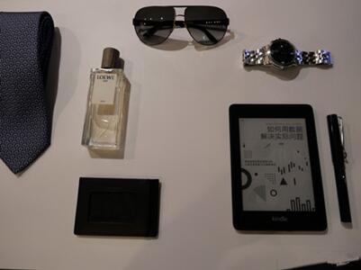 图：Kindle Paperwhite出烟紫、玉青、雾蓝