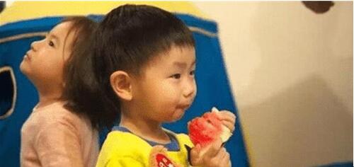 图：开放二胎：20年后养二胎家庭面临的难题？